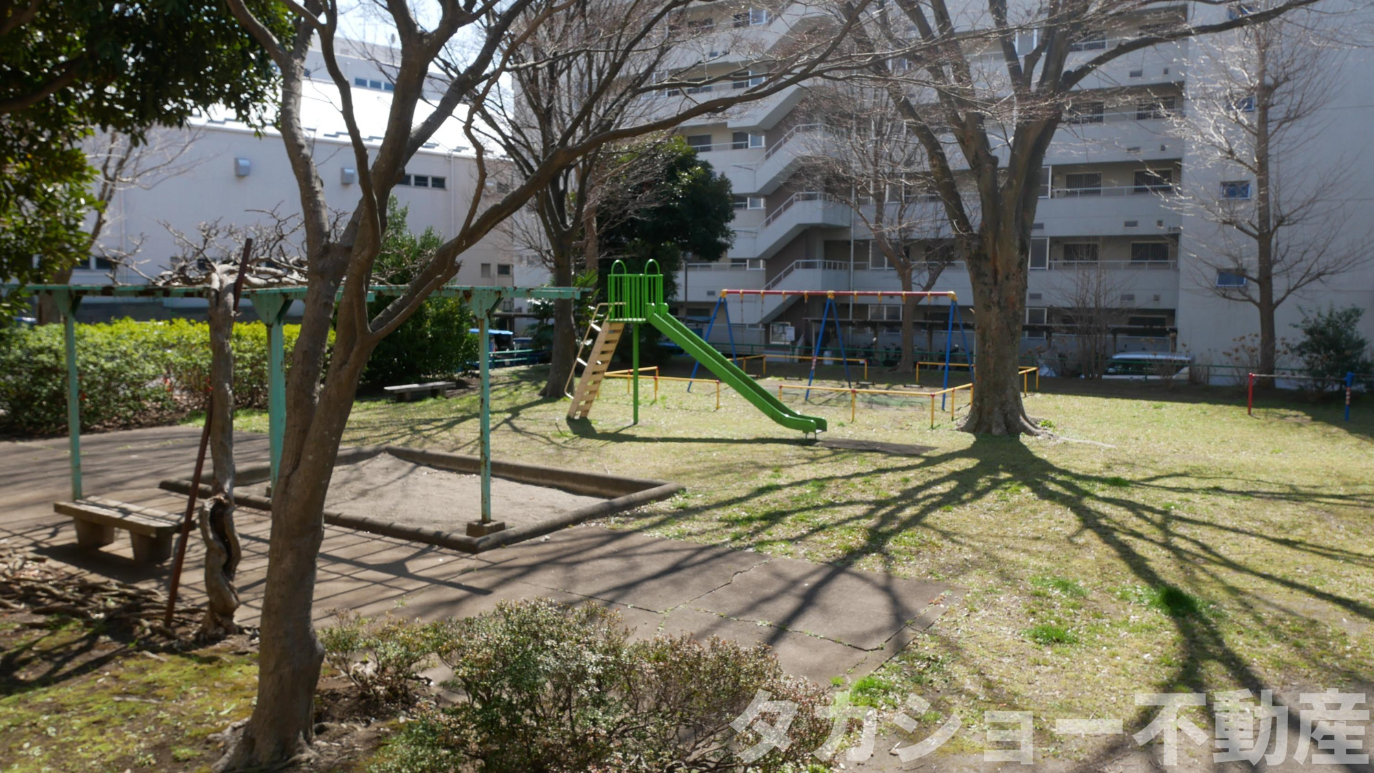 都町リハイムA棟の周辺|マンション目の前が公園（広場）になっております。