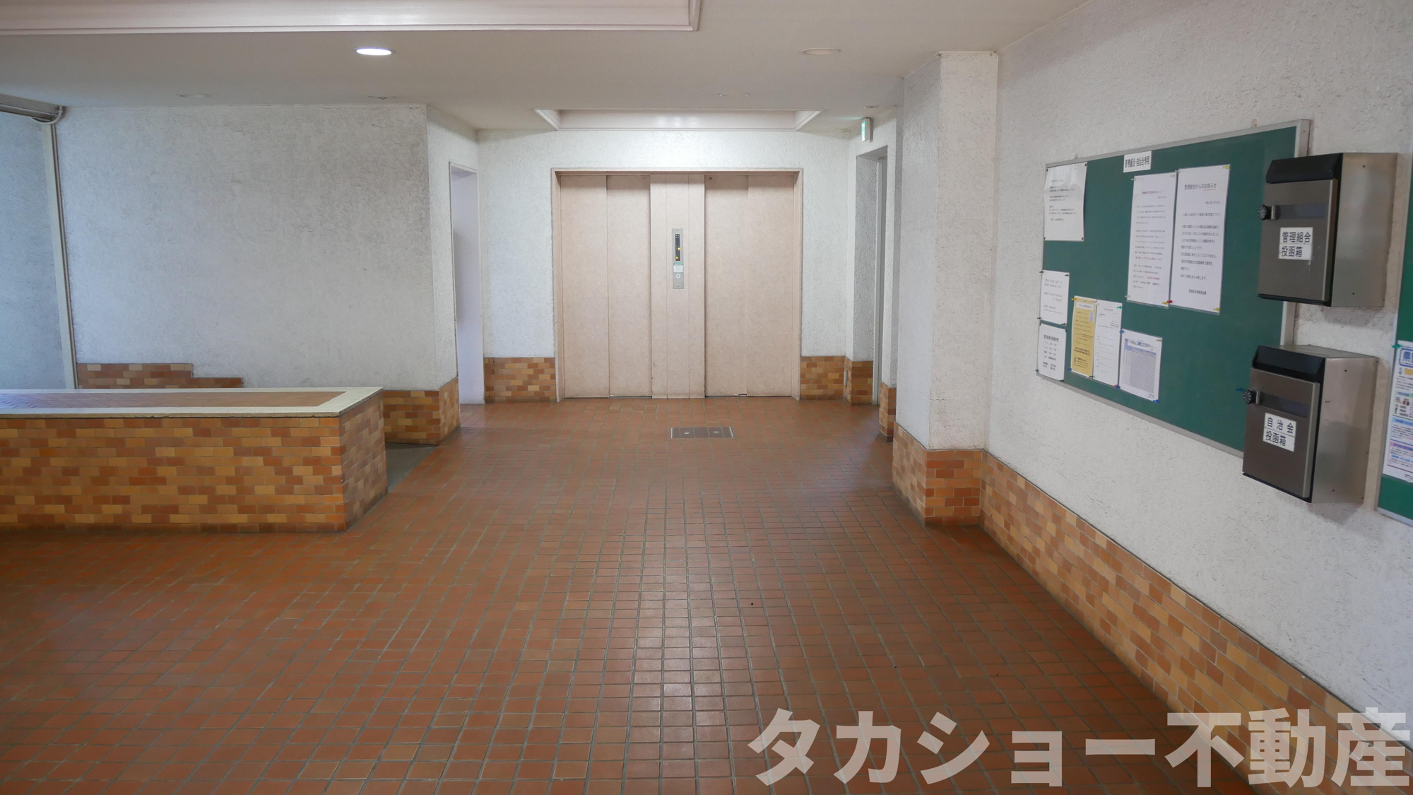 都町リハイムB棟のエントランス