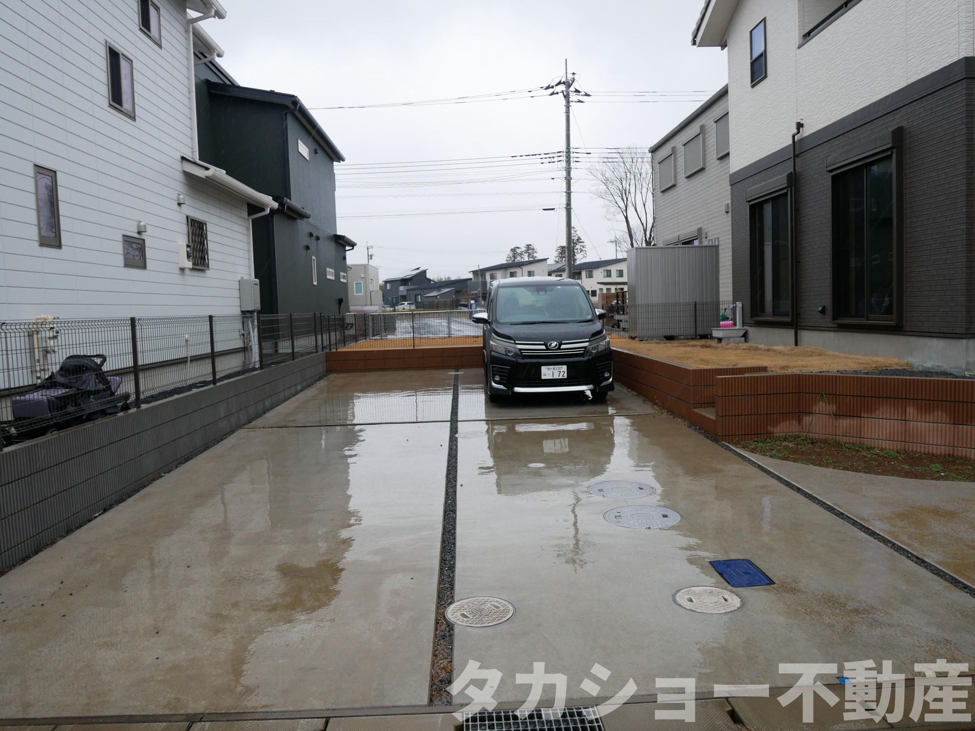 市原市山木　築浅中古戸建の駐車場|駐車場は４台余裕です!!