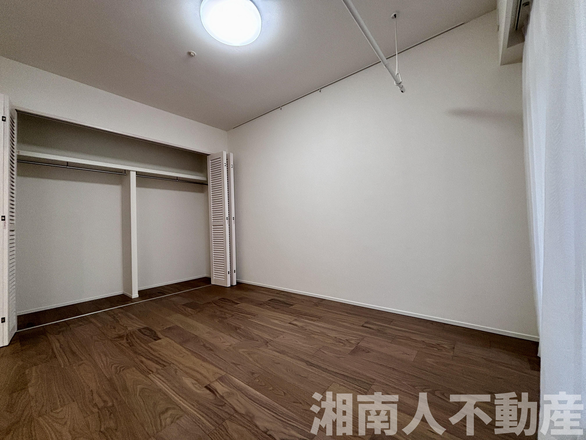パシフィックガーデン茅ヶ崎A棟の洋室|コンパクトで使いやすい洋室です