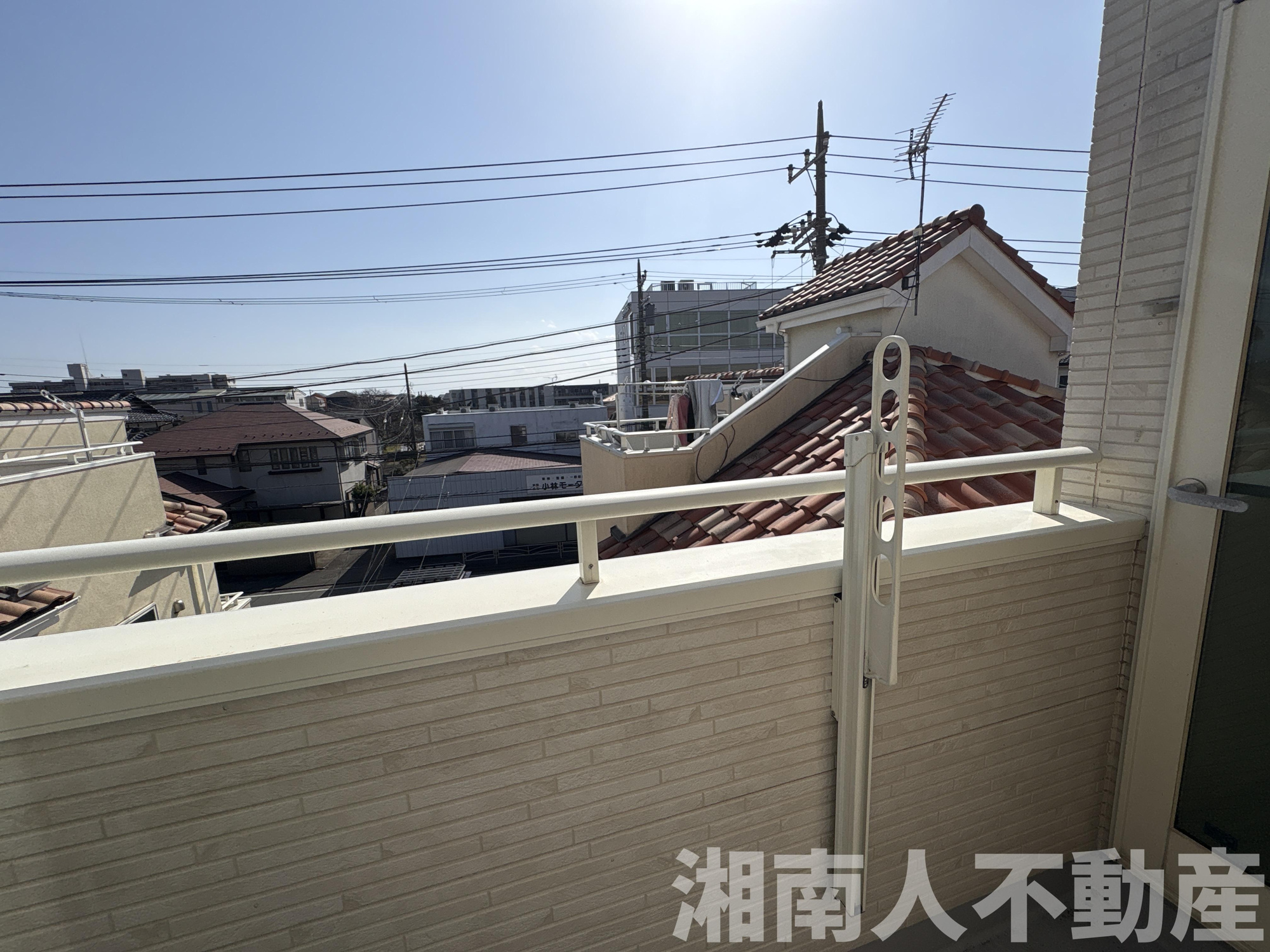 茅ヶ崎市松林一丁目戸建のバルコニー|暖かな日差しのふりそそぐバルコニー