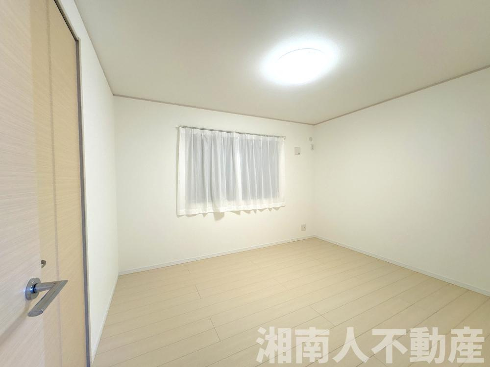 茅ヶ崎市松林一丁目戸建の洋室|広々とした洋室です
