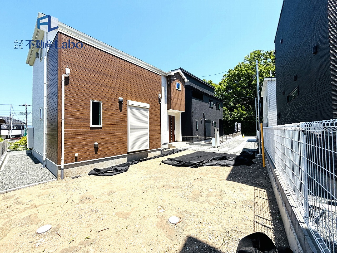 リナージュ　清水町徳倉第1期　全2棟　新築戸建ての外観|●駐車スペース●
２台以上駐車可能♪
並列駐車のため、車の出し入れが楽々♪