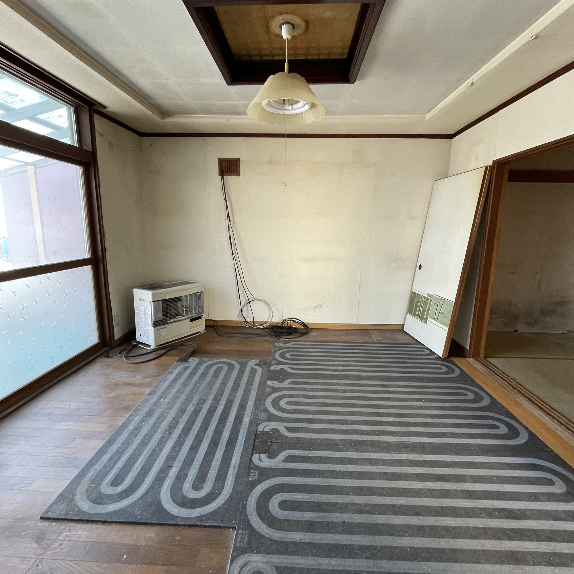登別市大和町2丁目27-53　中古住宅の居間・リビング