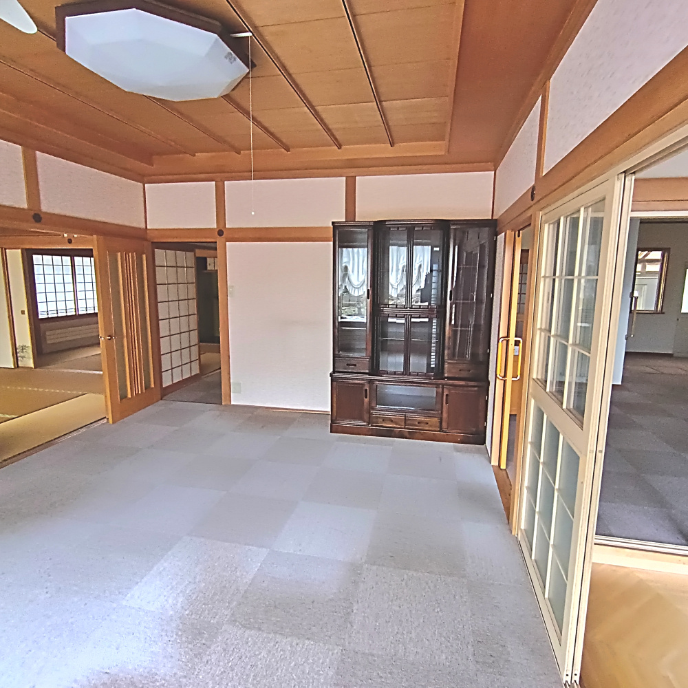 伊達市南稀府町155-13　中古住宅の居間・リビング
