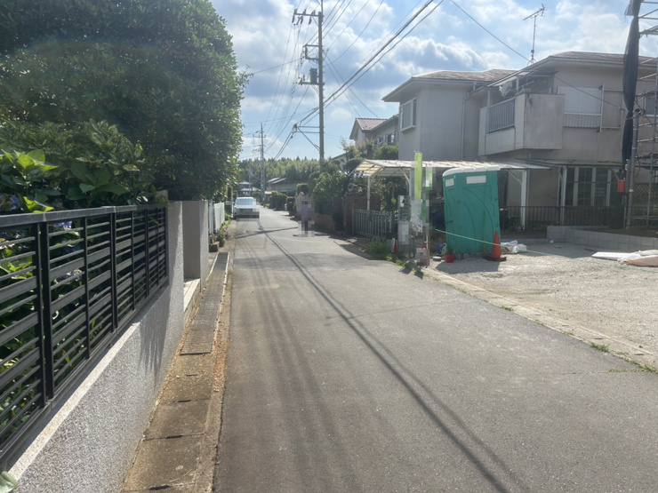 阿見町上長　1号棟　前面道路含む現地写真