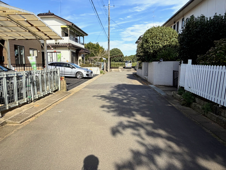 阿見町上長　1号棟　前面道路含む現地写真
