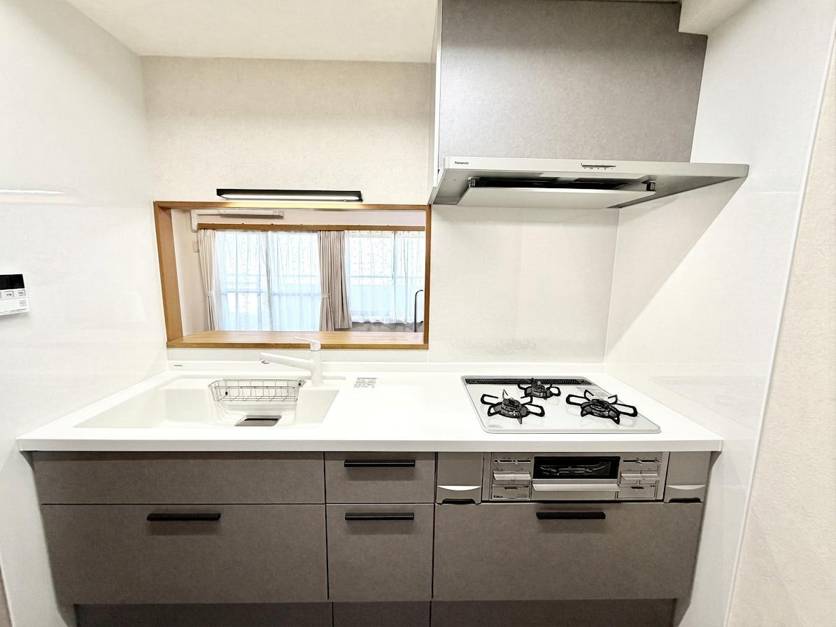 ダイアパレス福田町ステーションガーデンのキッチン|作業スペースが広く、毎日のお料理も快適に楽しめます。※AI処理により小物等を消去したイメージ画像です。