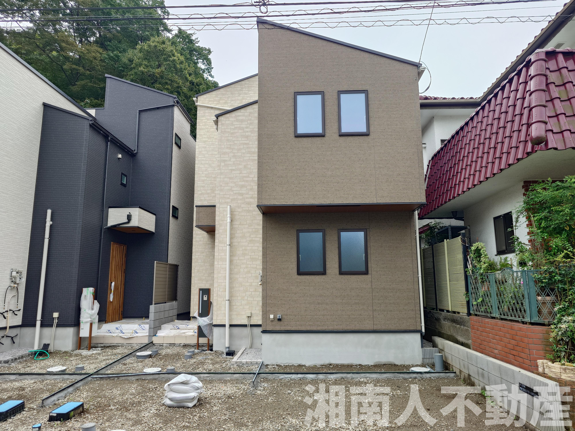 平塚市高根１丁目１８－１８新築戸建ての外観|外はこのようになっています