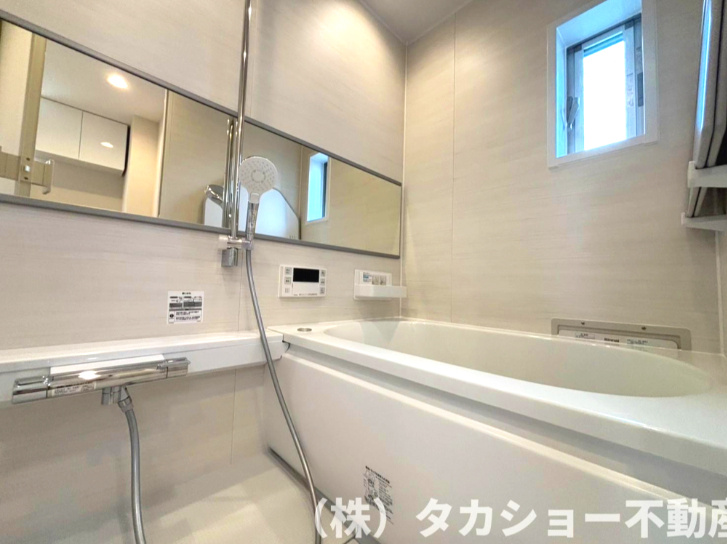高洲三丁目住宅　19号棟の浴室|浴室には窓が御座います!