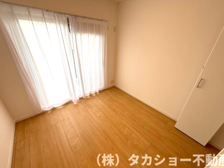 高洲三丁目住宅　19号棟の子供部屋|お子さんと一緒に遊べます