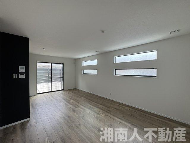 高座郡寒川町宮山Ⅱの居間・リビング