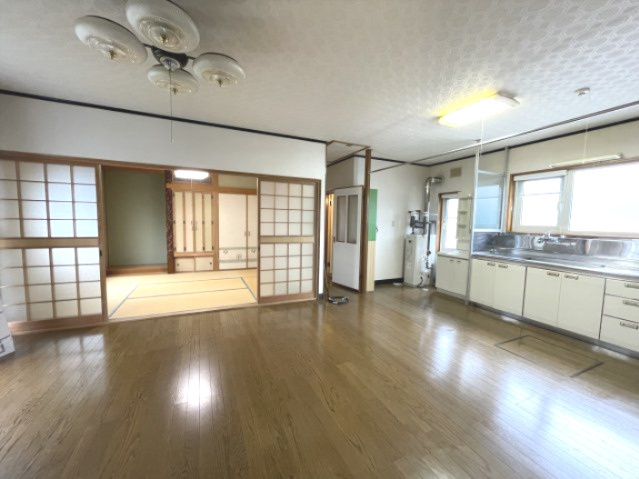 登別市富士町6丁目24-2　中古住宅の居間・リビング