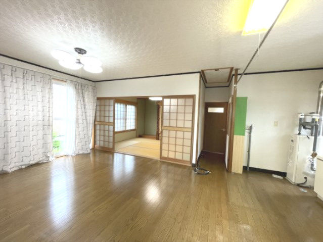登別市富士町6丁目24-2　中古住宅の居間・リビング