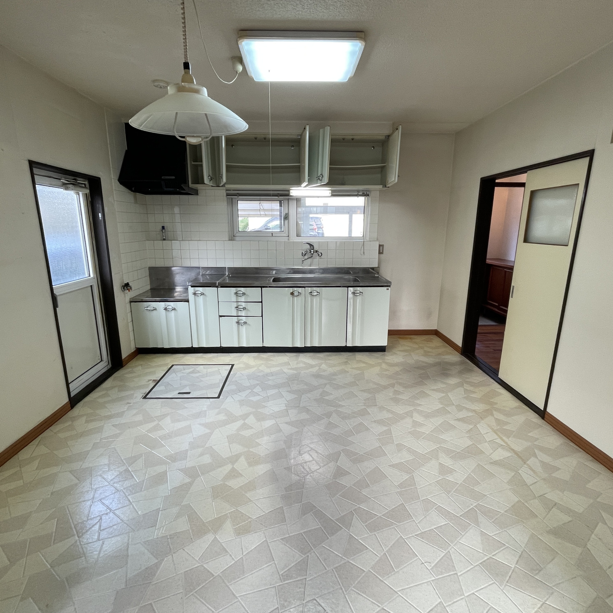 室蘭市白鳥台１丁目30-20　中古住宅のキッチン