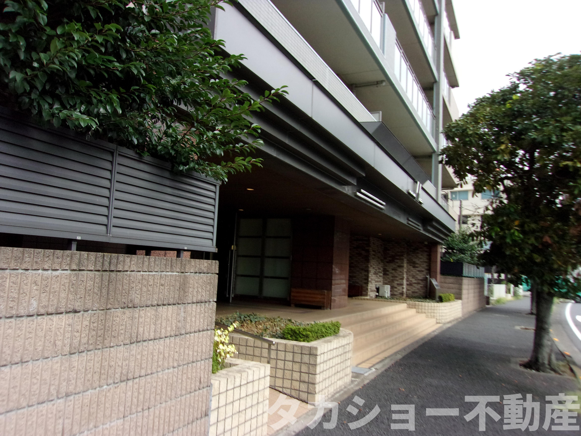 ゼファー検見川浜リバテージの外観