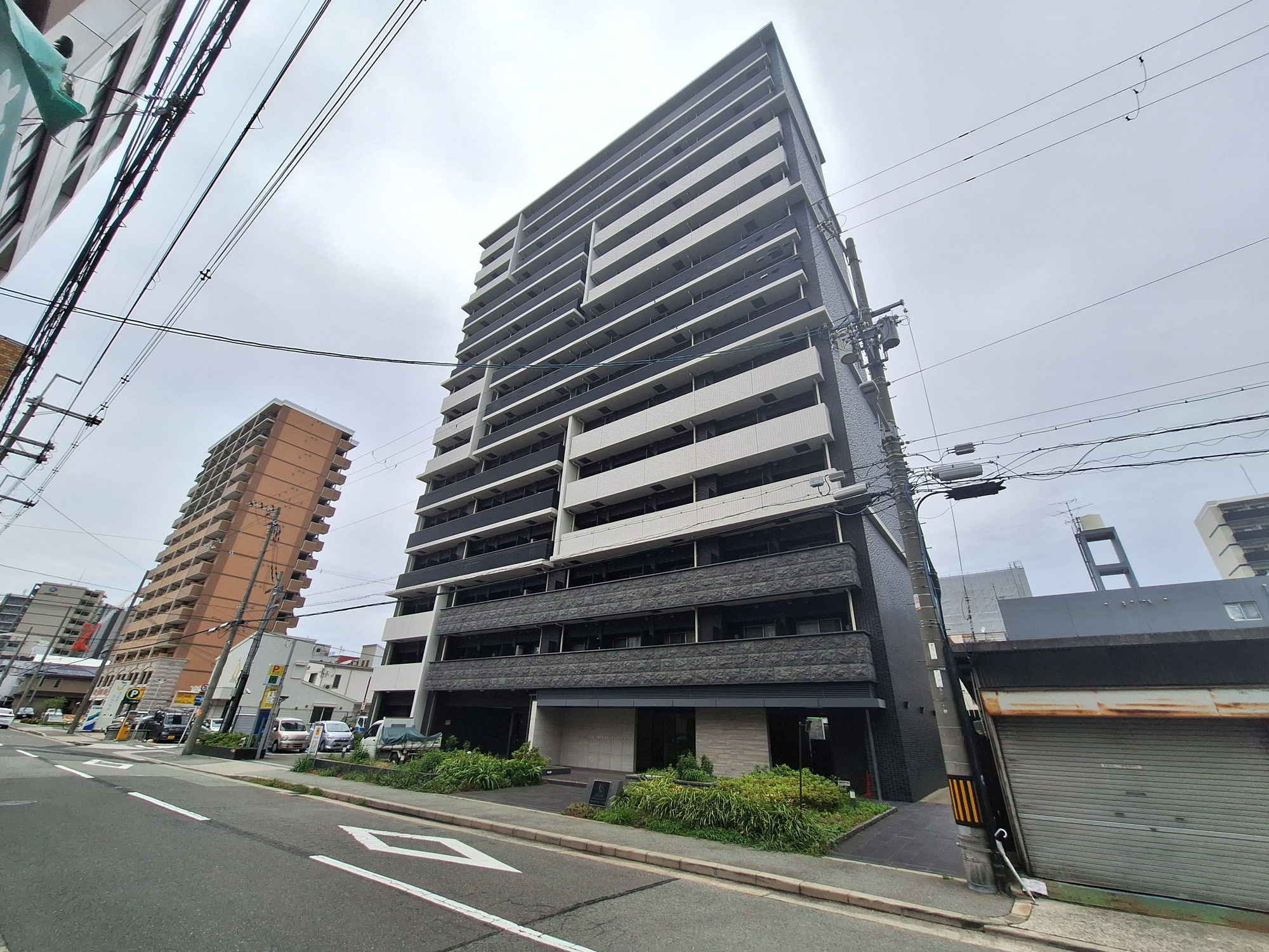 エスライズ新大阪フロントの外観