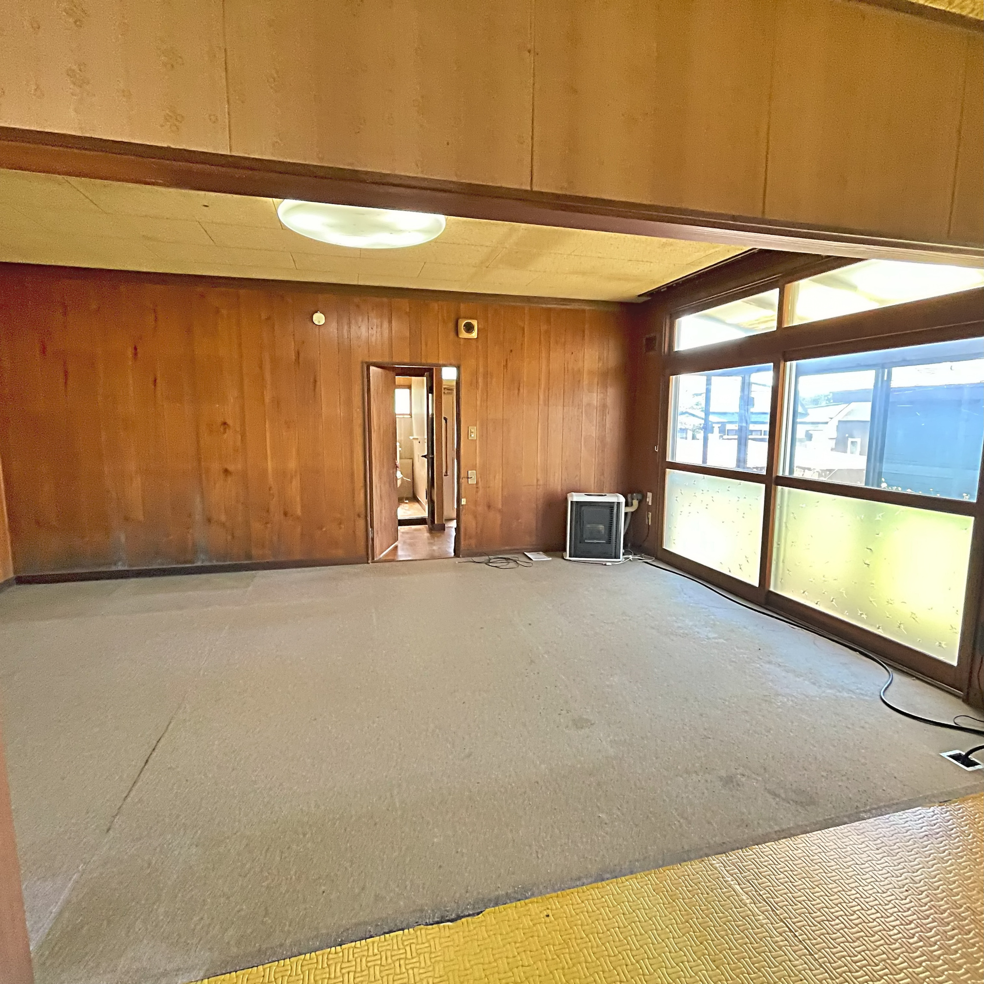 室蘭市白鳥台2丁目35-14　中古住宅の洋室