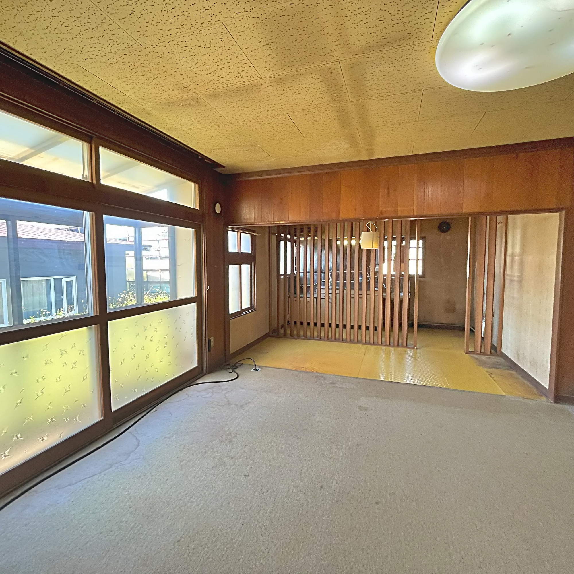 室蘭市白鳥台2丁目35-14　中古住宅の居間・リビング