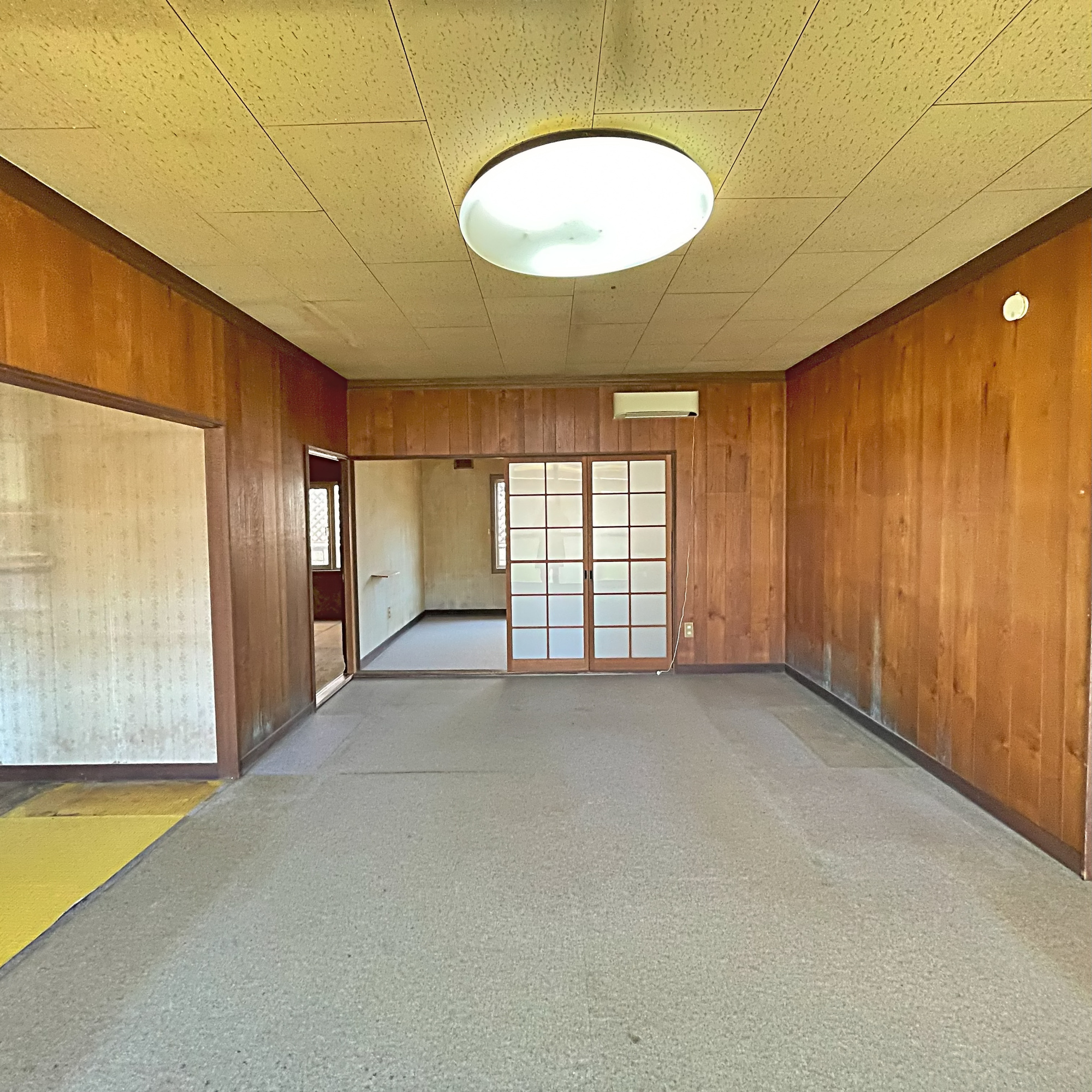 室蘭市白鳥台2丁目35-14　中古住宅の居間・リビング