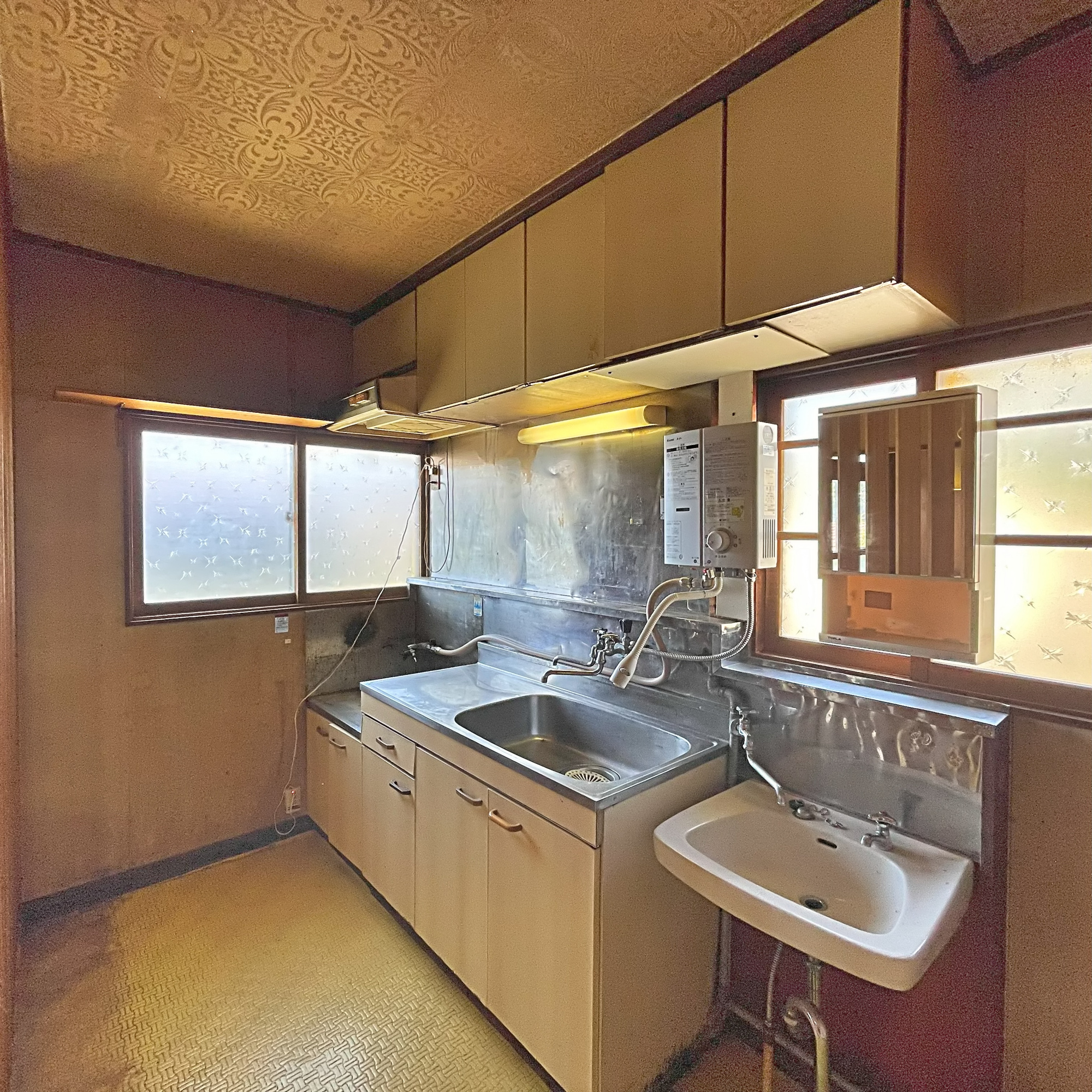 室蘭市白鳥台2丁目35-14　中古住宅のキッチン