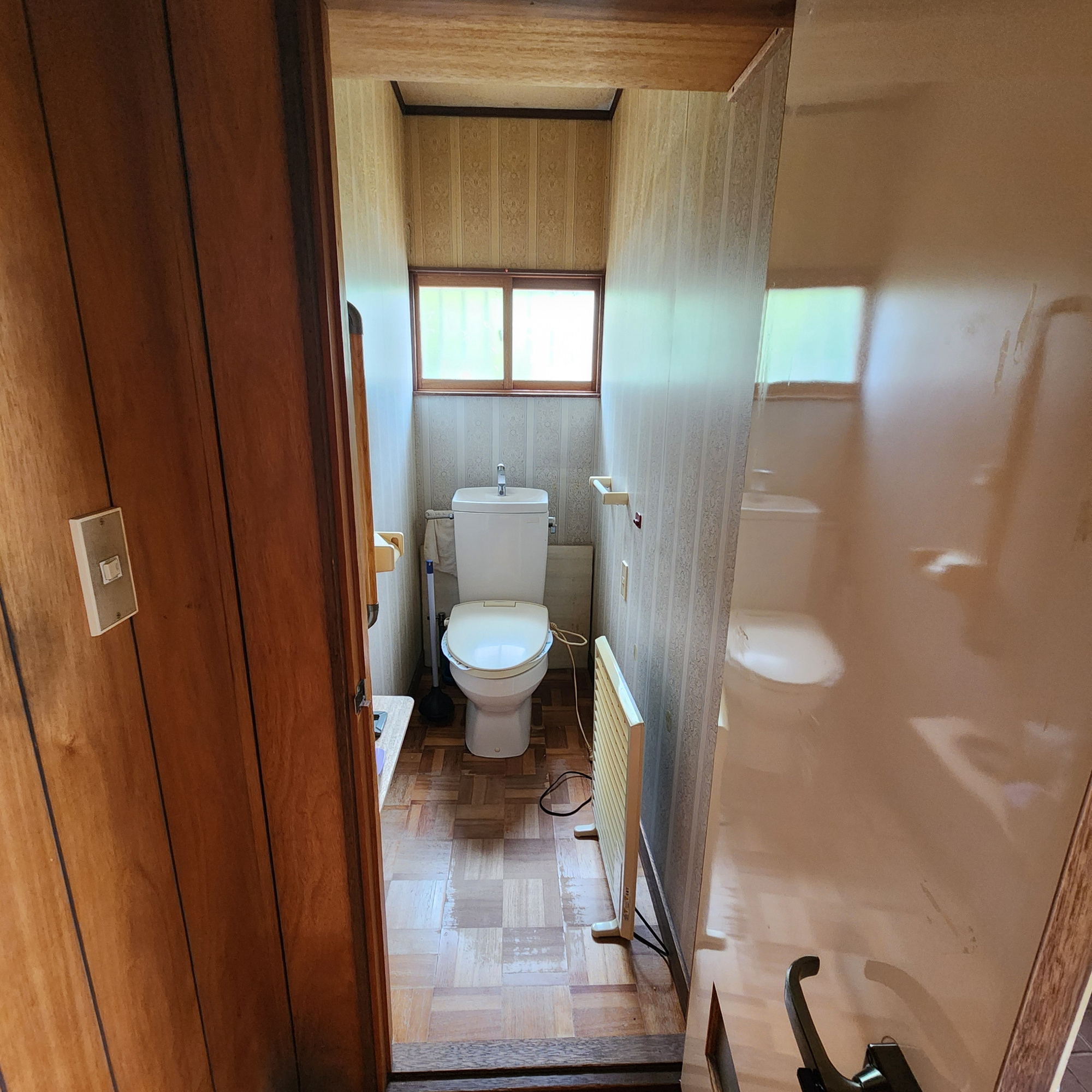 室蘭市白鳥台2丁目35-14　中古住宅のトイレ