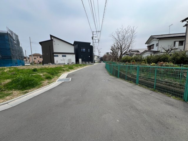 平塚市長持　№4の前面道路含む現地写真