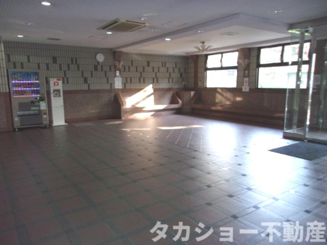 ライオンズプラザ稲毛海岸のエントランス|建物の内部です