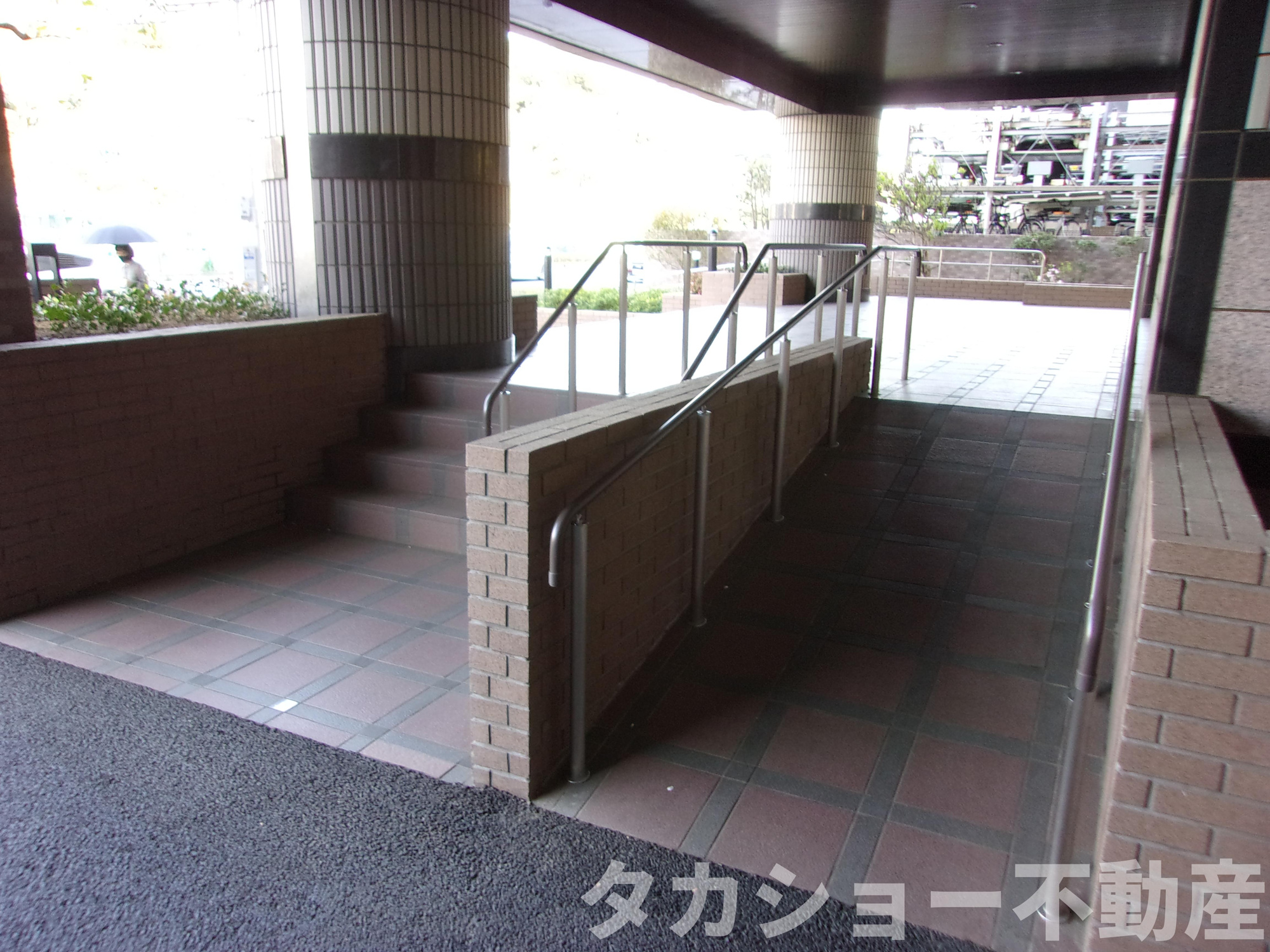 ライオンズプラザ稲毛海岸のエントランス|落ち着いたエントランスです