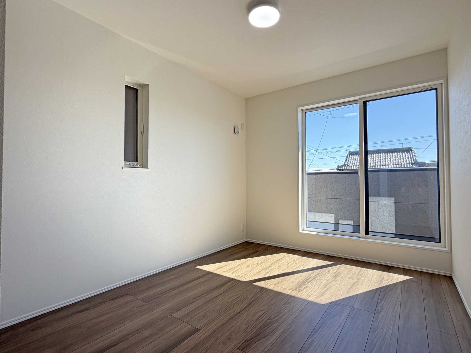 【一宮市三ツ井 限定1邸】ワイド間口×長期優良住宅の洋室|南東側洋室