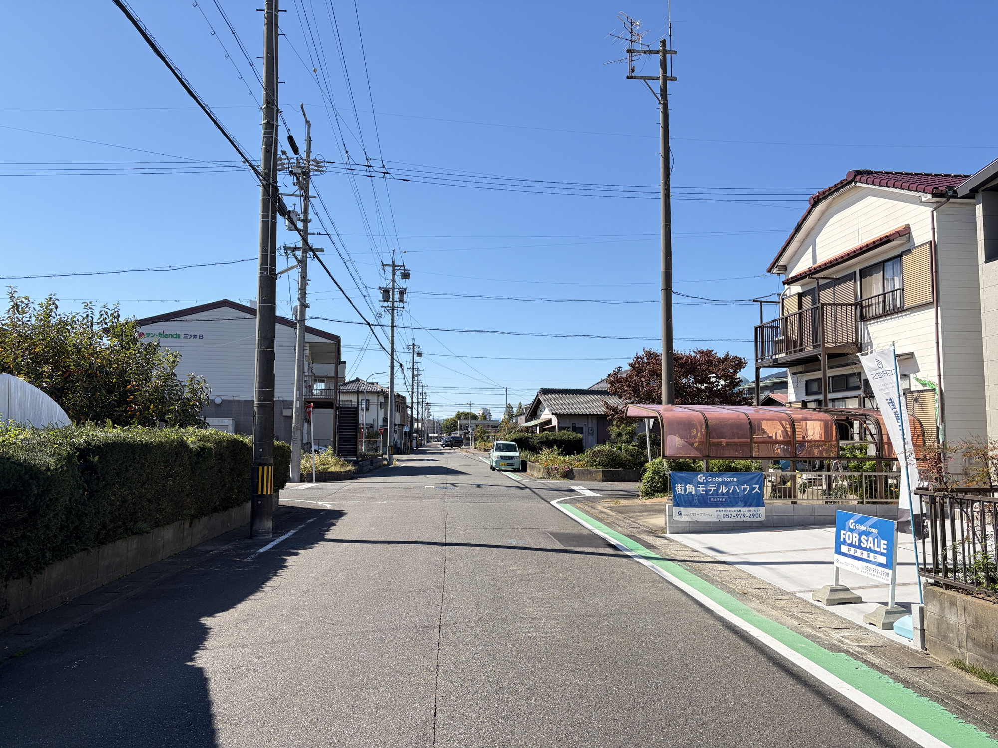 【一宮市三ツ井 限定1邸】ワイド間口×長期優良住宅の前面道路含む現地写真|ゆとりの前面道路幅は約8.0ｍ、車通りも穏やかで閑静な住宅地。