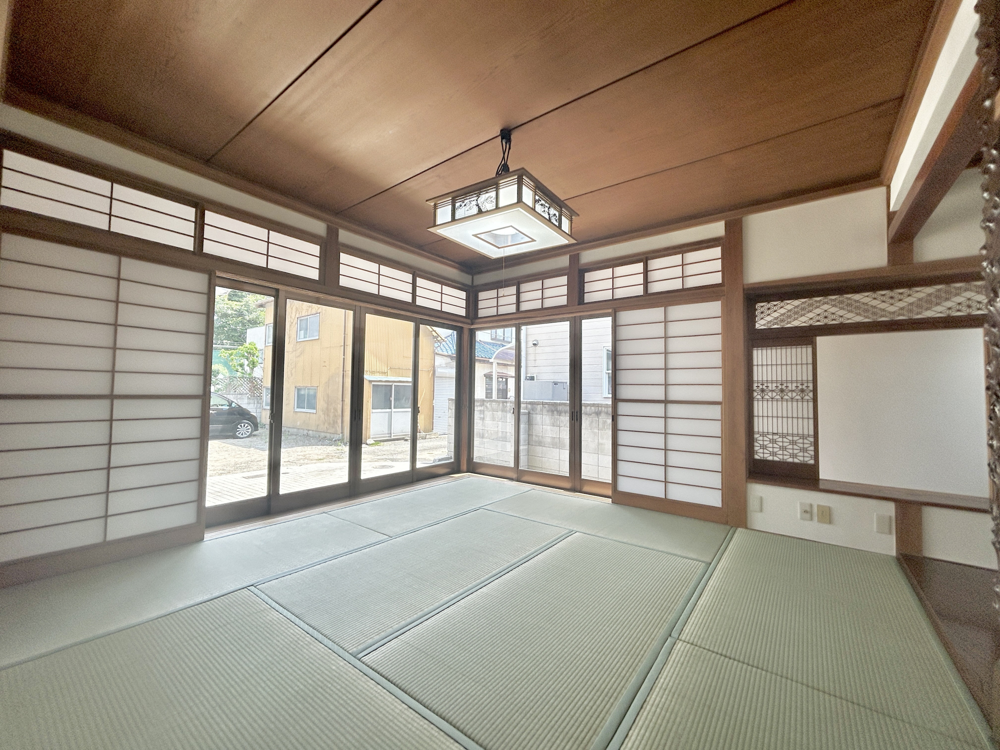 前橋市下細井町　中古物件の和室|室内にいても、たっぷりの陽光と爽やかな風を感じて頂ける、開放感あふれるリビングです。
ご家族と穏やかに過ごす、心地の良い時間が流れます。