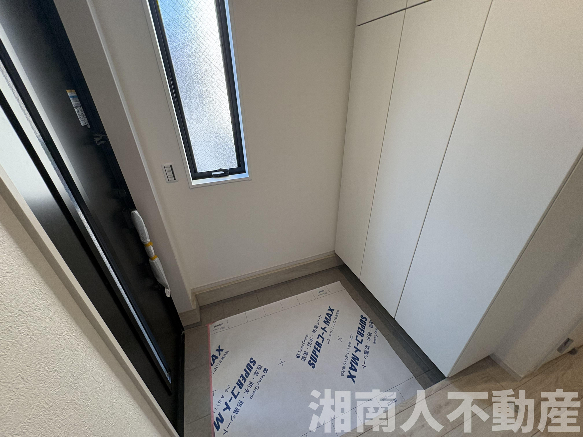 平塚市達上ケ丘１４５４－２，１１，１２新築戸建ての玄関|きれいな玄関です