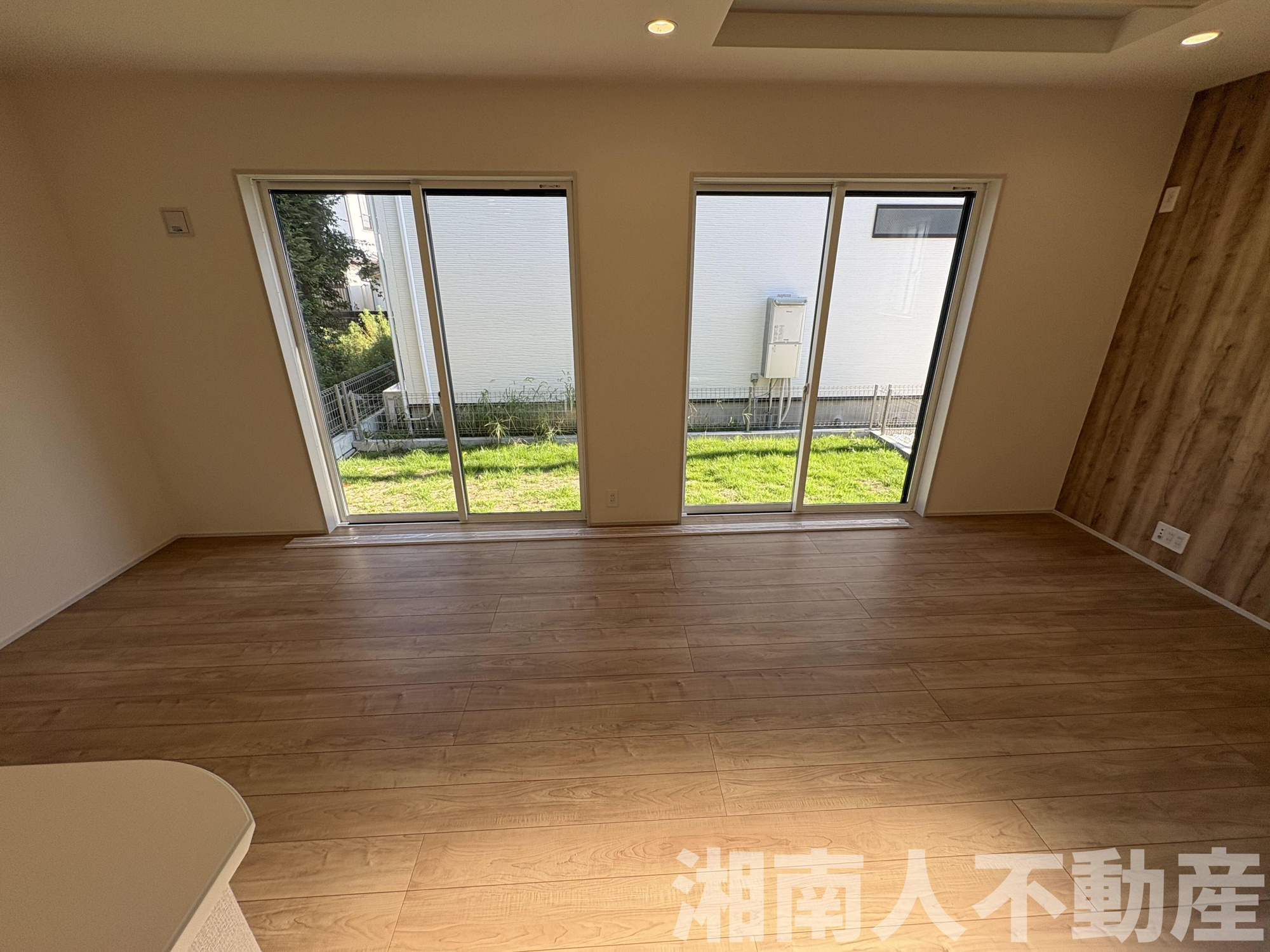 平塚市南原２丁目１４１新築戸建ての居間・リビング|使いやすい居間です