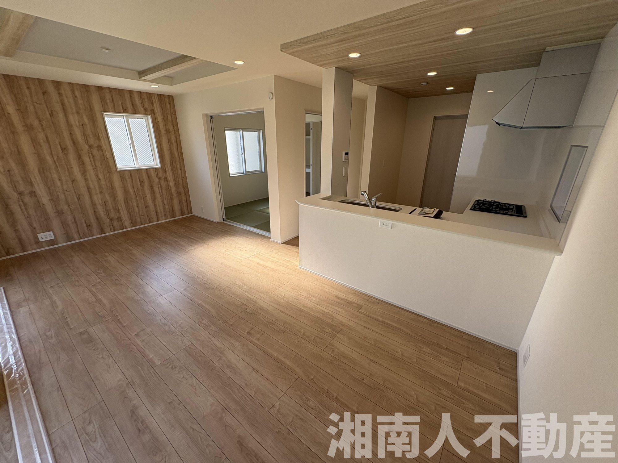 平塚市南原２丁目１４１新築戸建ての居間・リビング|居間です