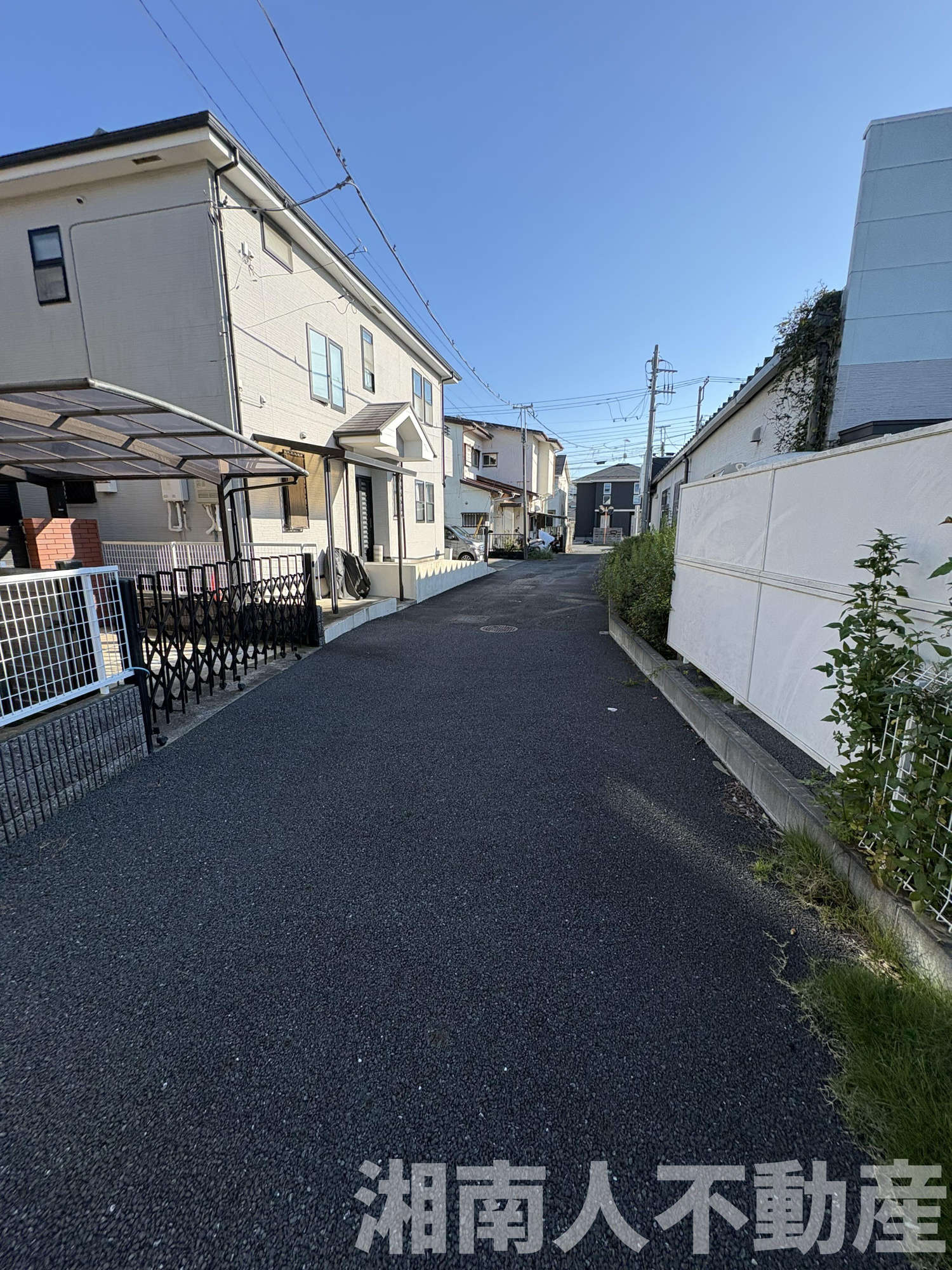 平塚市南原２丁目１２－１０戸建の前面道路含む現地写真|前面道路含む現地写真です