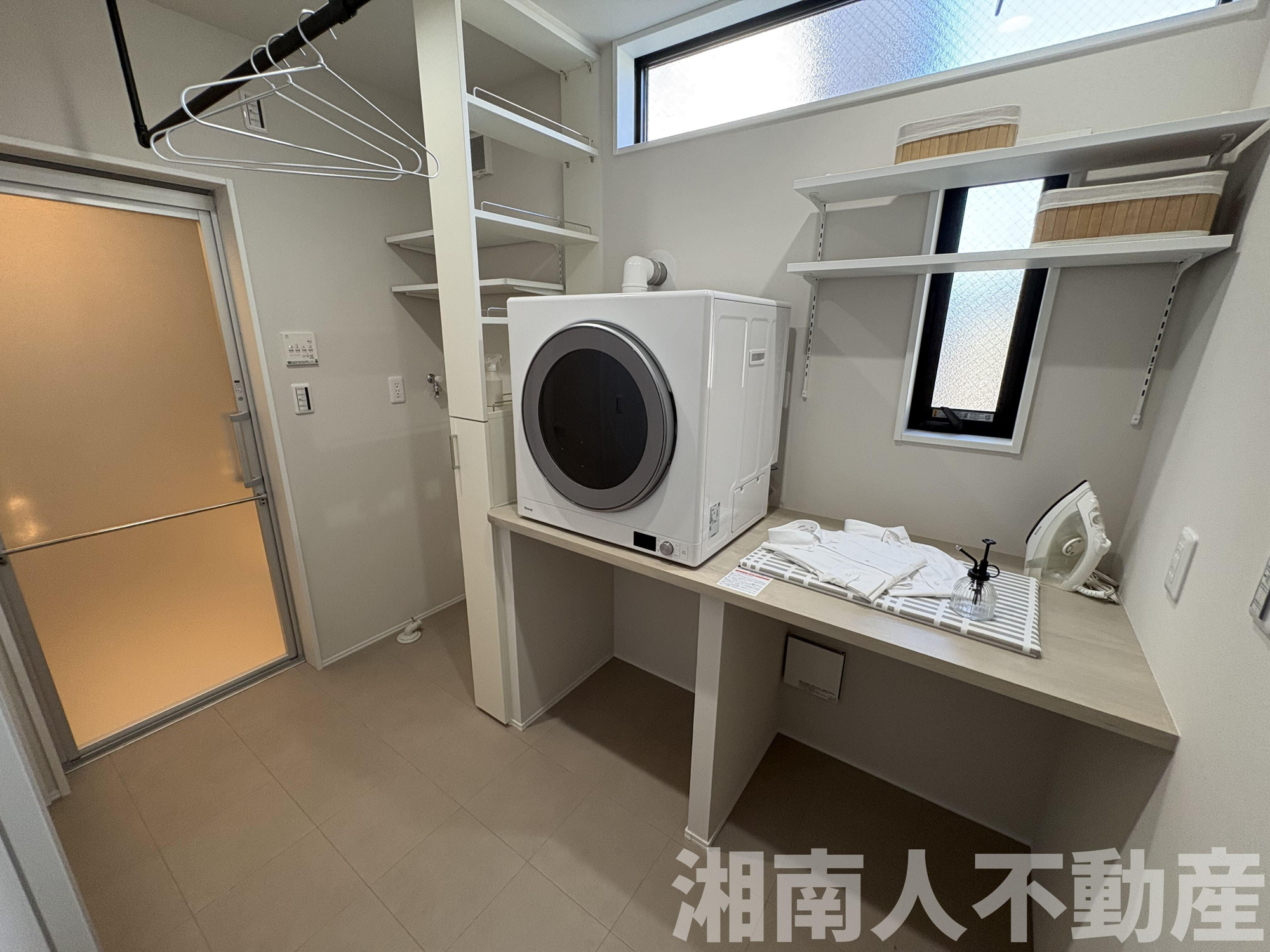 平塚市南原２丁目１１７－４新築戸建てのランドリースペース