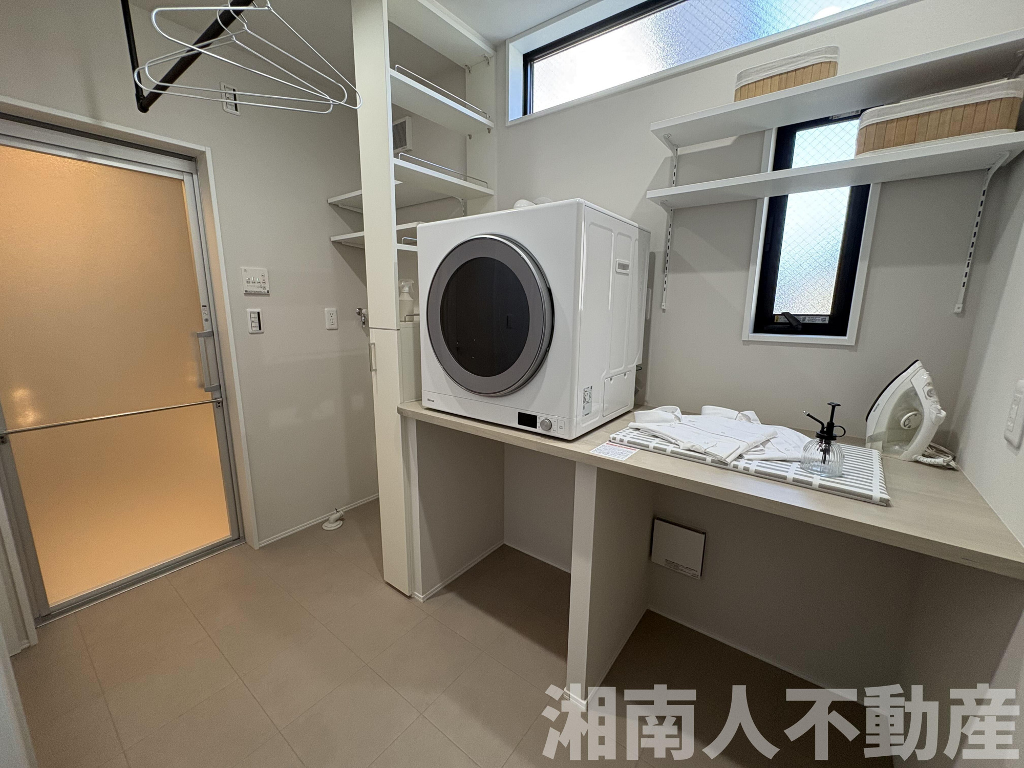 平塚市南原２丁目１１７－４新築戸建てのランドリースペース