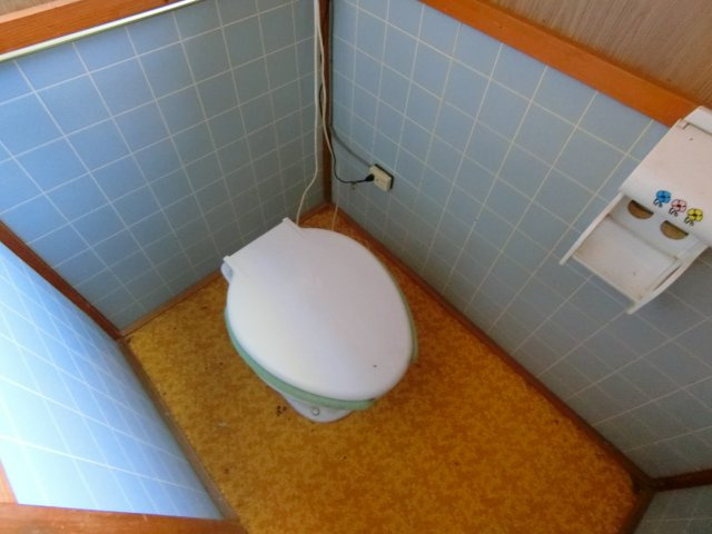 伊達市南稀府町266-69　中古住宅のトイレ