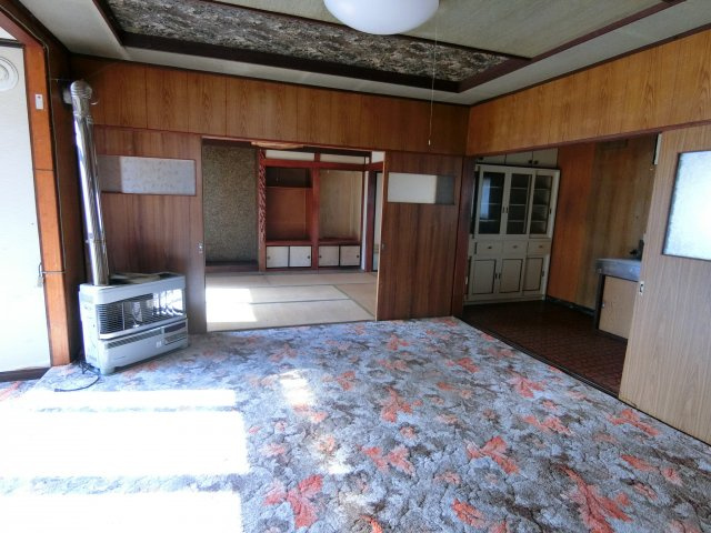 伊達市南稀府町266-69　中古住宅の居間・リビング
