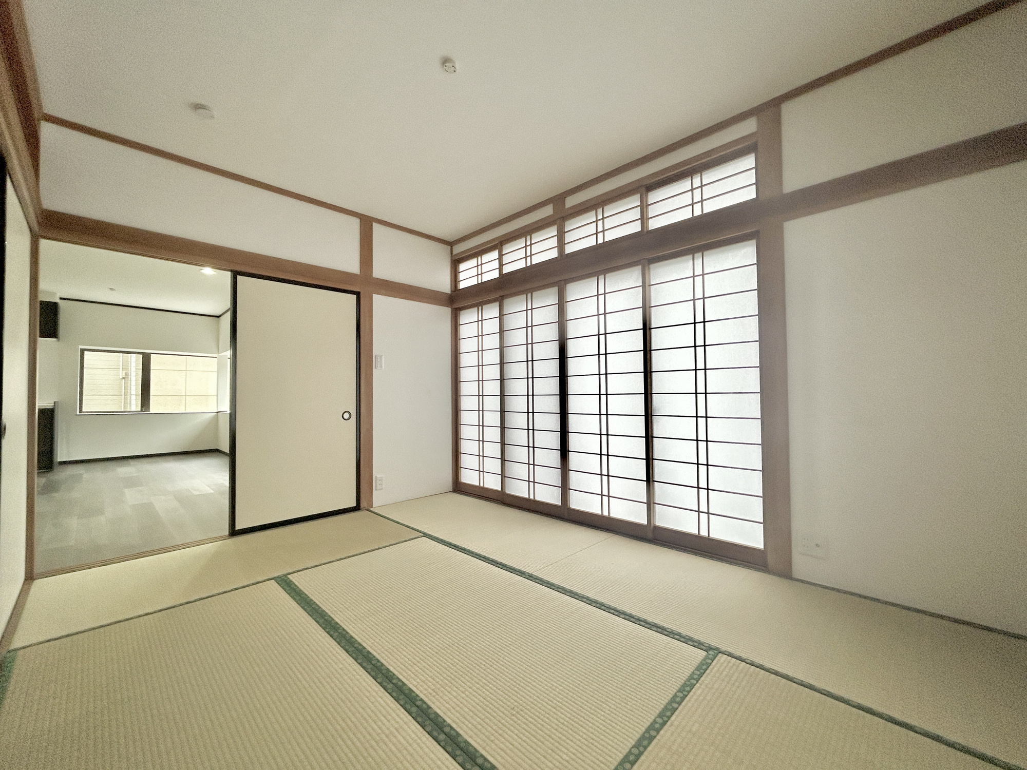 玉村町福島3期　中古住宅の和室|LDKと隣接した和室。
リビングから目が届く場所なので、お子様の遊び部屋・お昼寝スペースとして使うのもオススメです♪