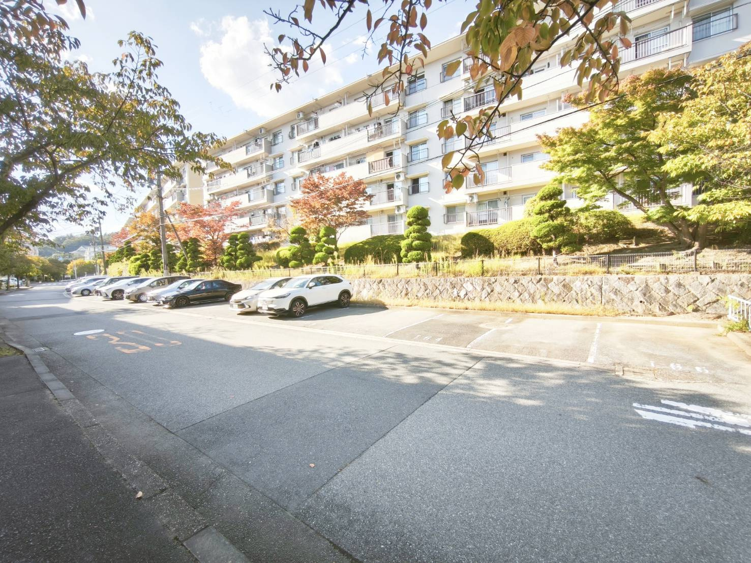 箕面如意谷住宅18号棟の駐車場