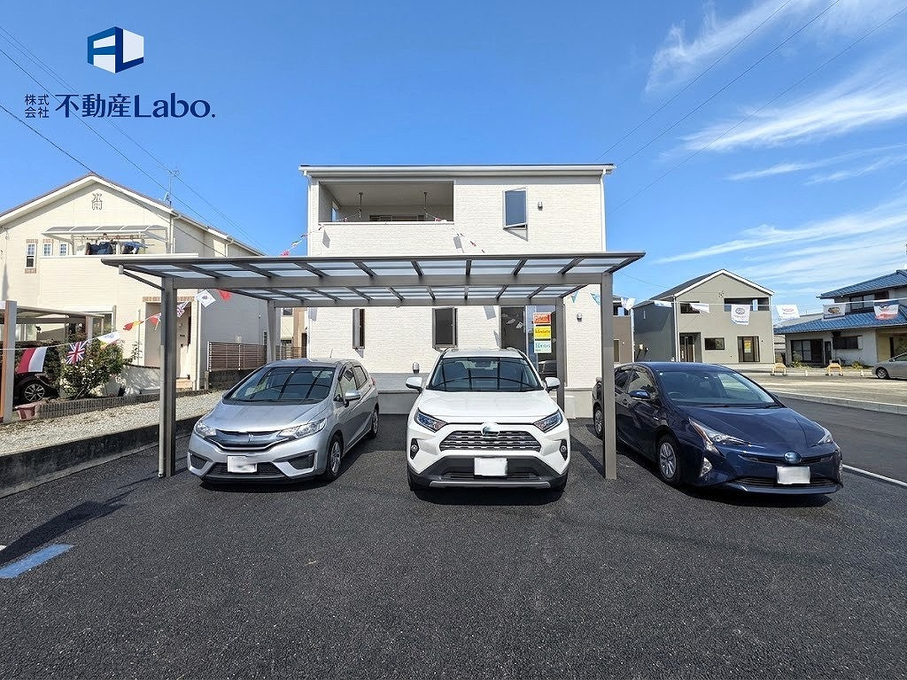 クレイドルガーデン　清水区北矢部町第6　全4棟のその他|●外構CG● 外観写真のカーポート、車はCGでイメージとなります。別途、追加工事でカーポートの設置も可能です♪