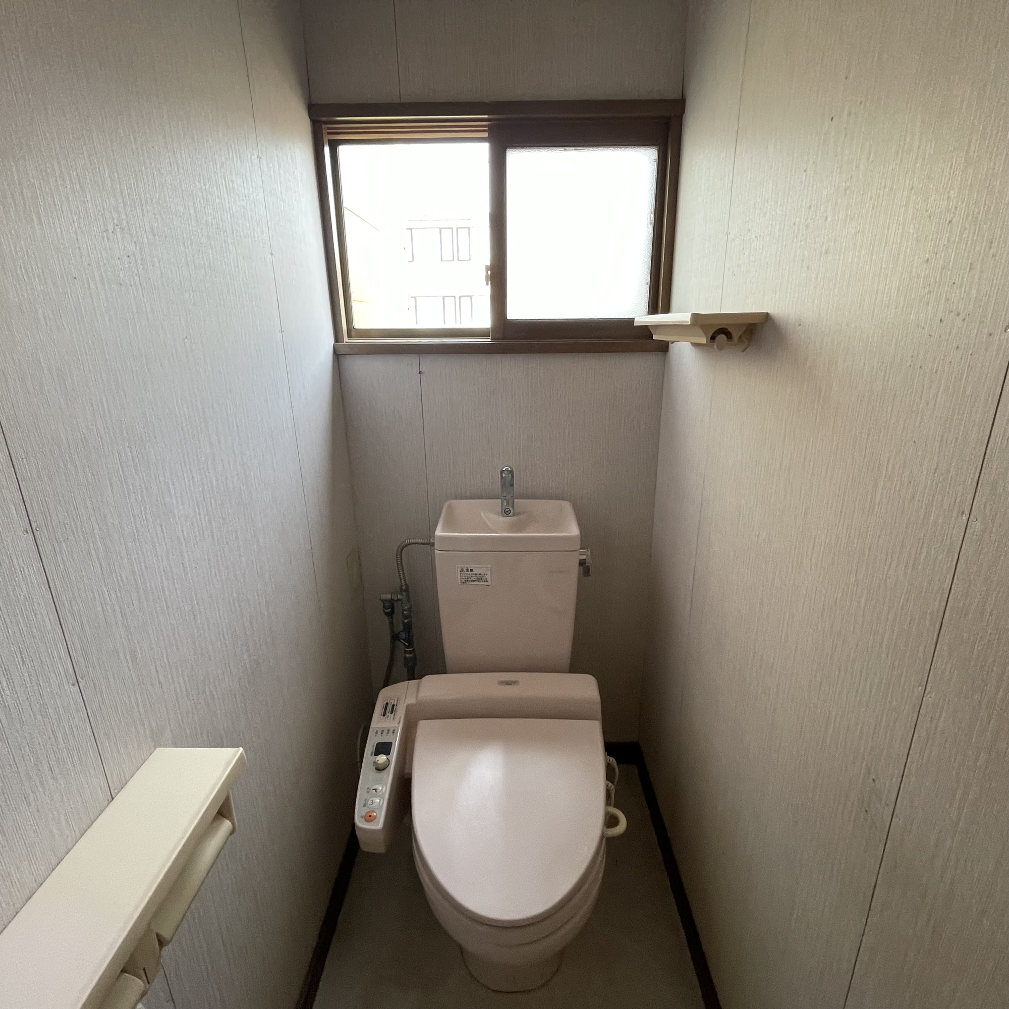 登別市若草町4丁目26-5　中古住宅のトイレ