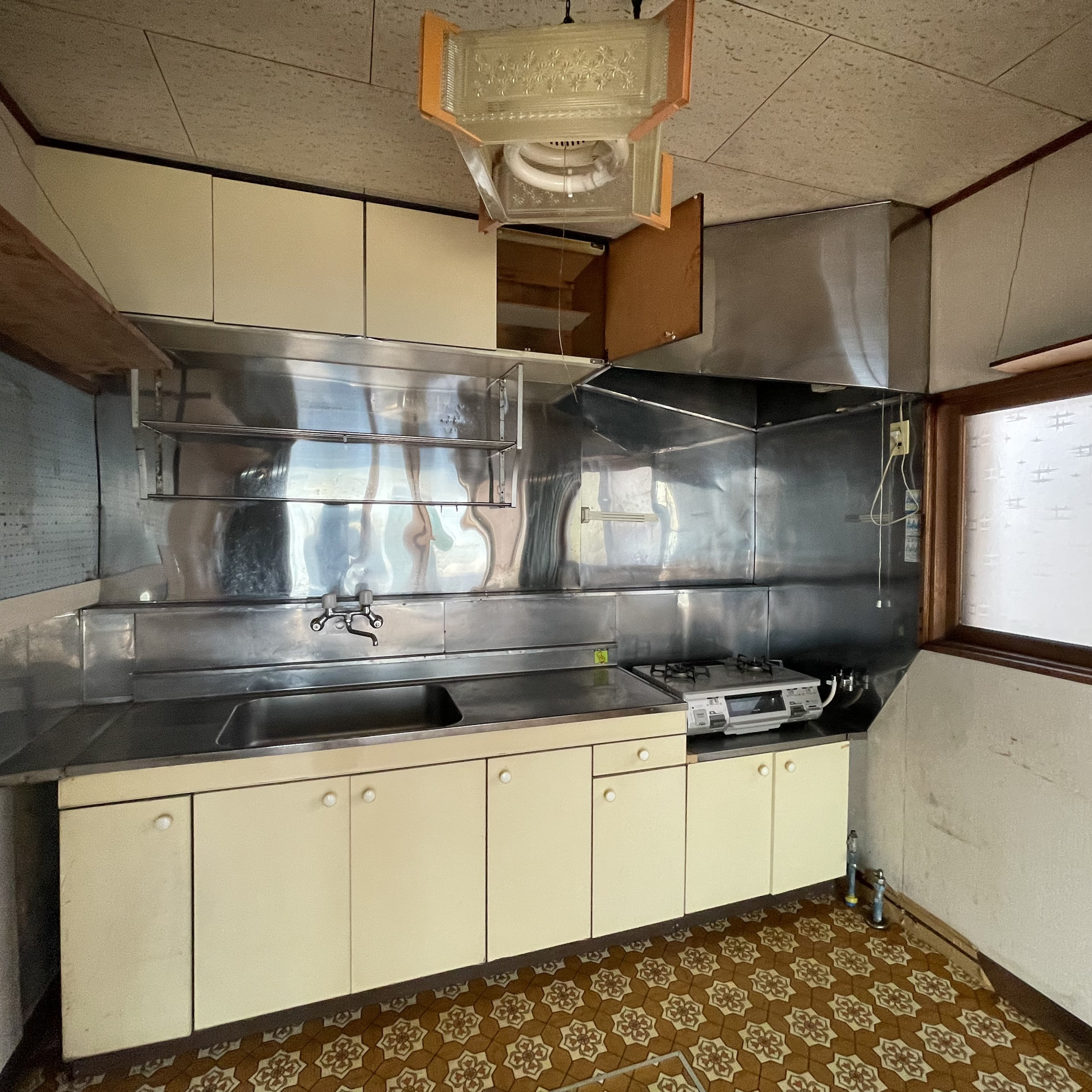 登別市若草町4丁目26-5　中古住宅のキッチン