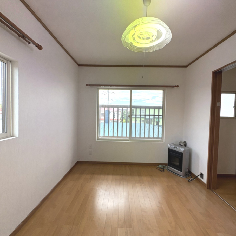 室蘭市白鳥台5丁目33-6　中古住宅の洋室
