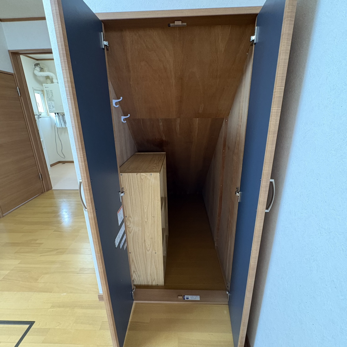 室蘭市白鳥台5丁目33-6　中古住宅の収納