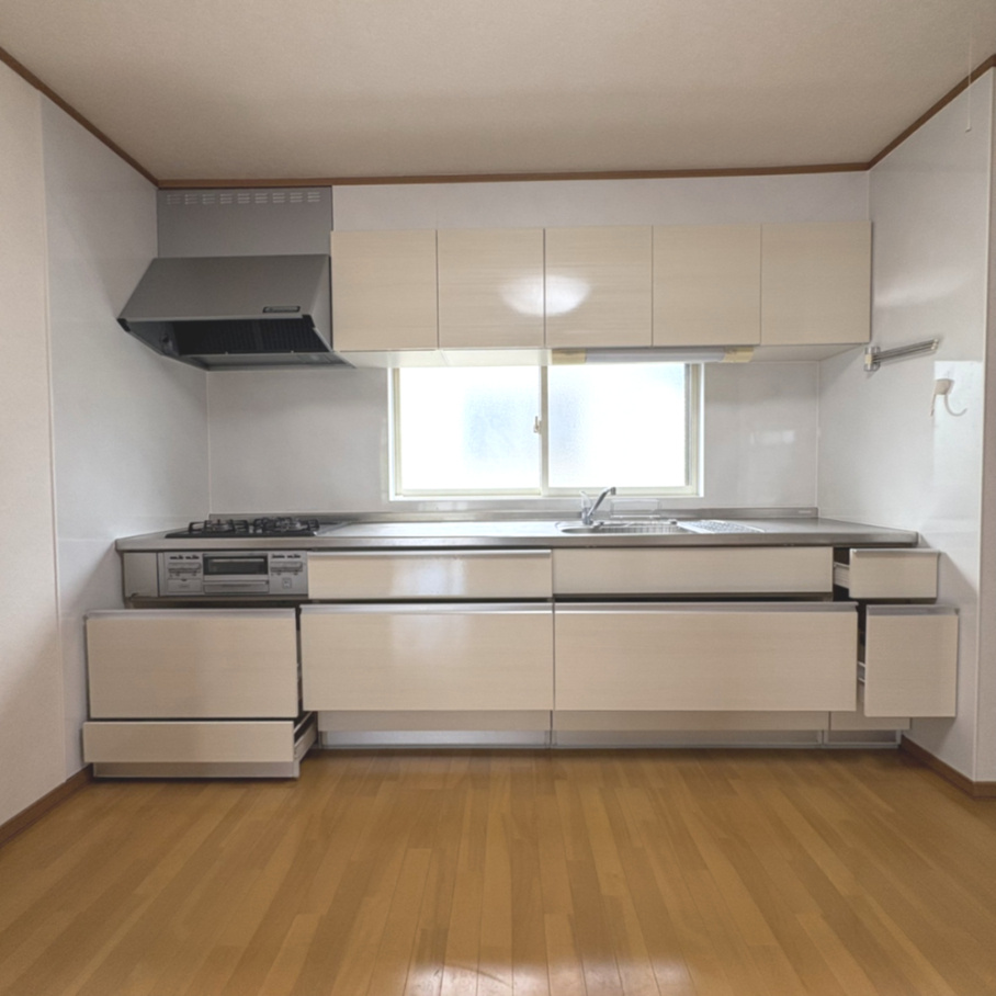 室蘭市白鳥台5丁目33-6　中古住宅のキッチン