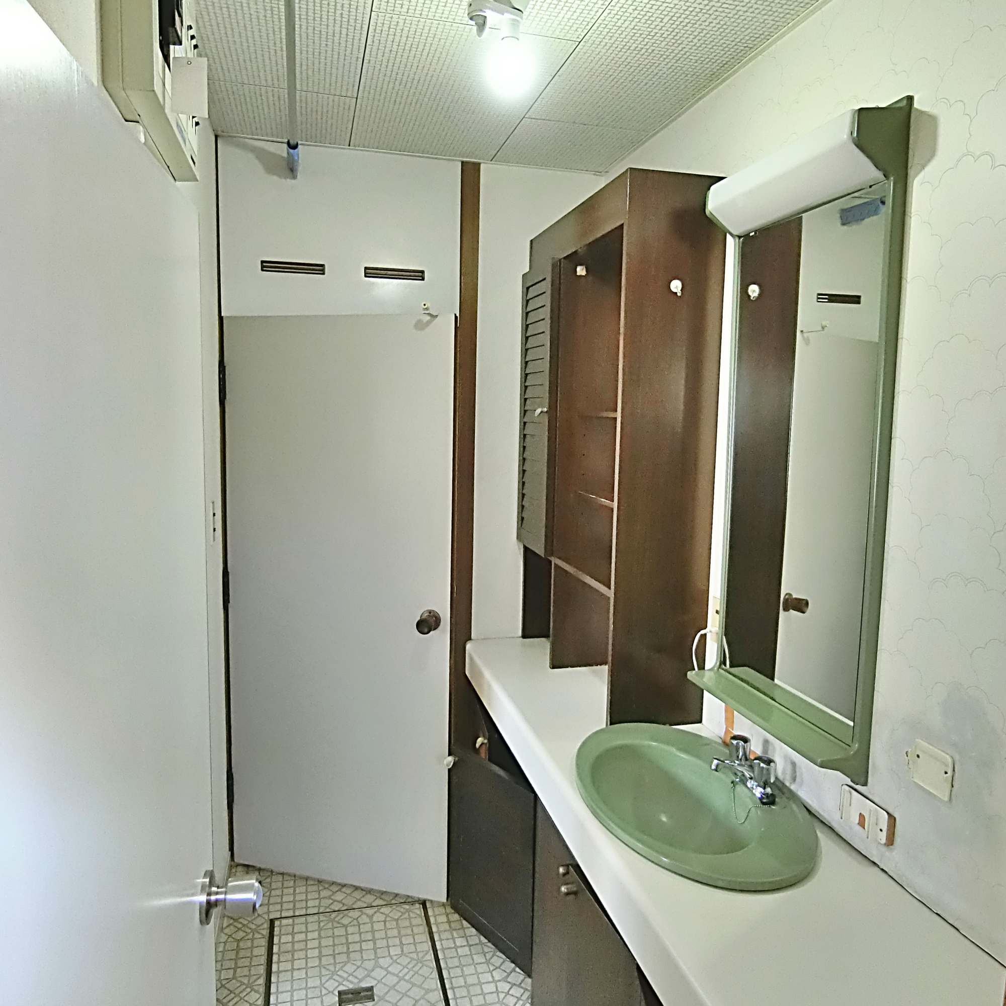 登別市若草町2丁目12-5　中古住宅の脱衣所