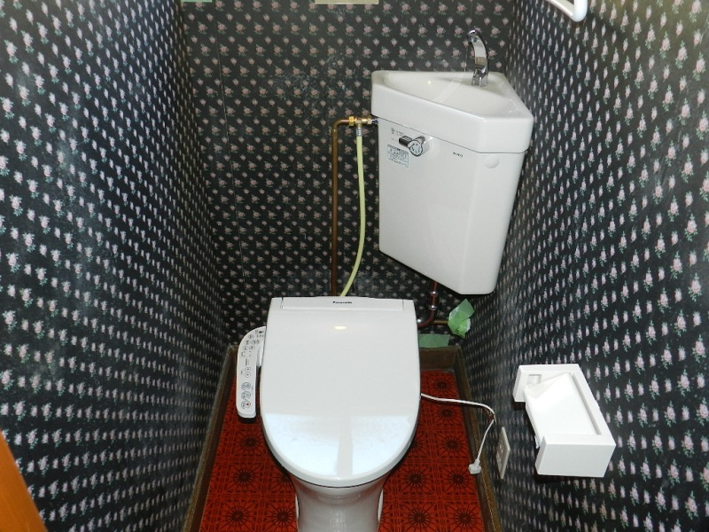 室蘭市港南町1丁目13-7　長屋収益住宅のトイレ